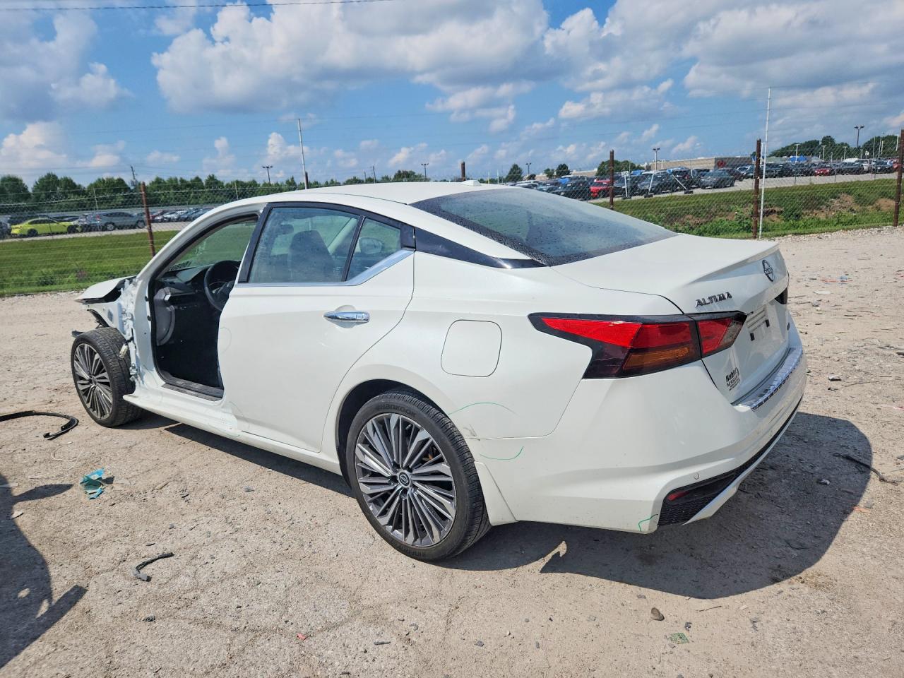 1N4BL4EW4PN421386 · 2023 NISSAN ALTIMA · 2/12