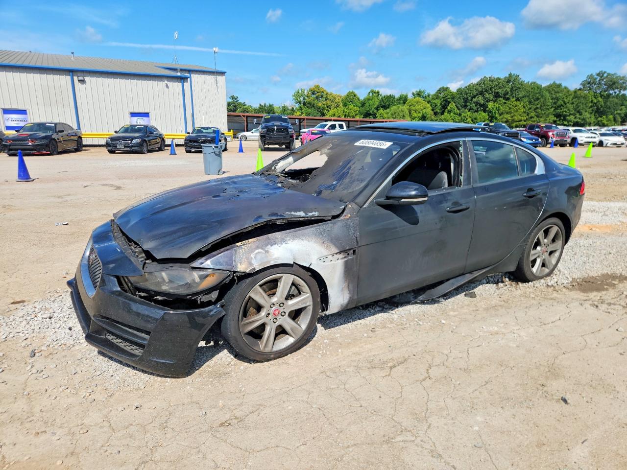 SAJAD4GX7JCP38429 · 2018 JAGUAR XE