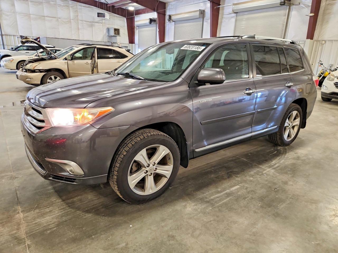 5TDDK3EH4BS084884 · 2011 TOYOTA HIGHLANDER