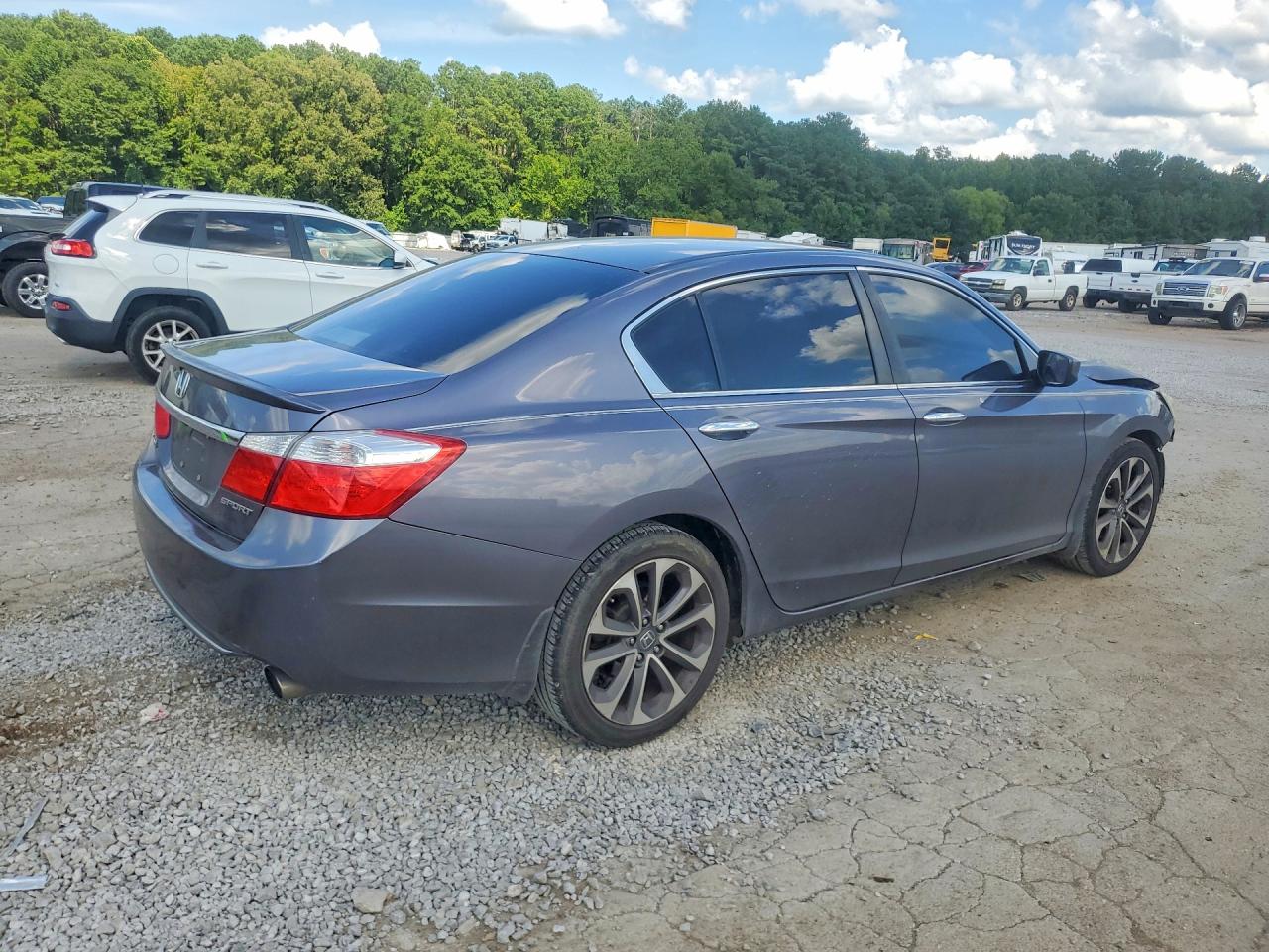 1HGCR2F57FA014189 · 2015 HONDA ACCORD · 3/12