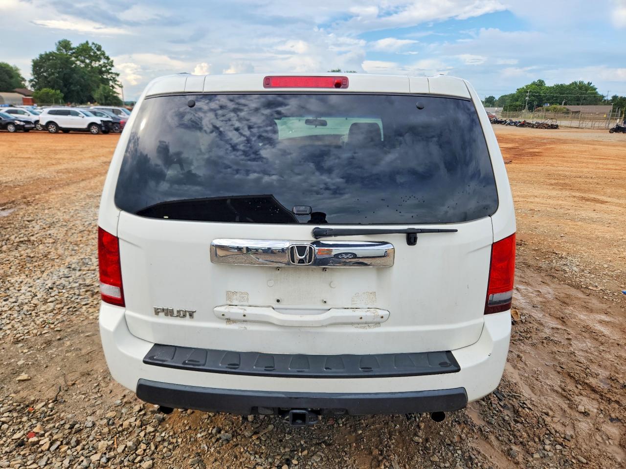 5FNYF3H22BB025897 · 2011 HONDA PILOT · 6/14
