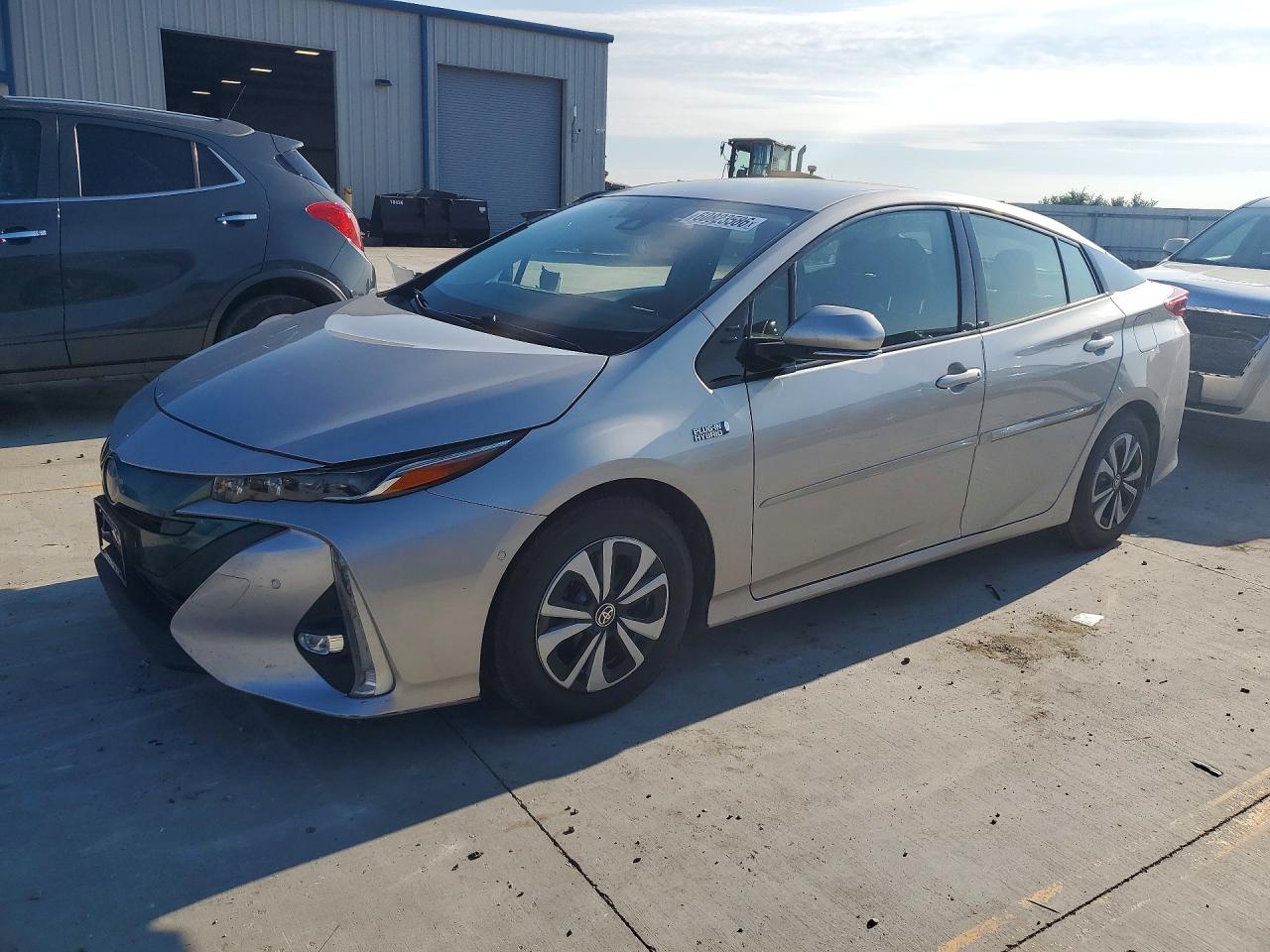 JTDKARFP5J3076604 · 2018 TOYOTA PRIUS PRIME