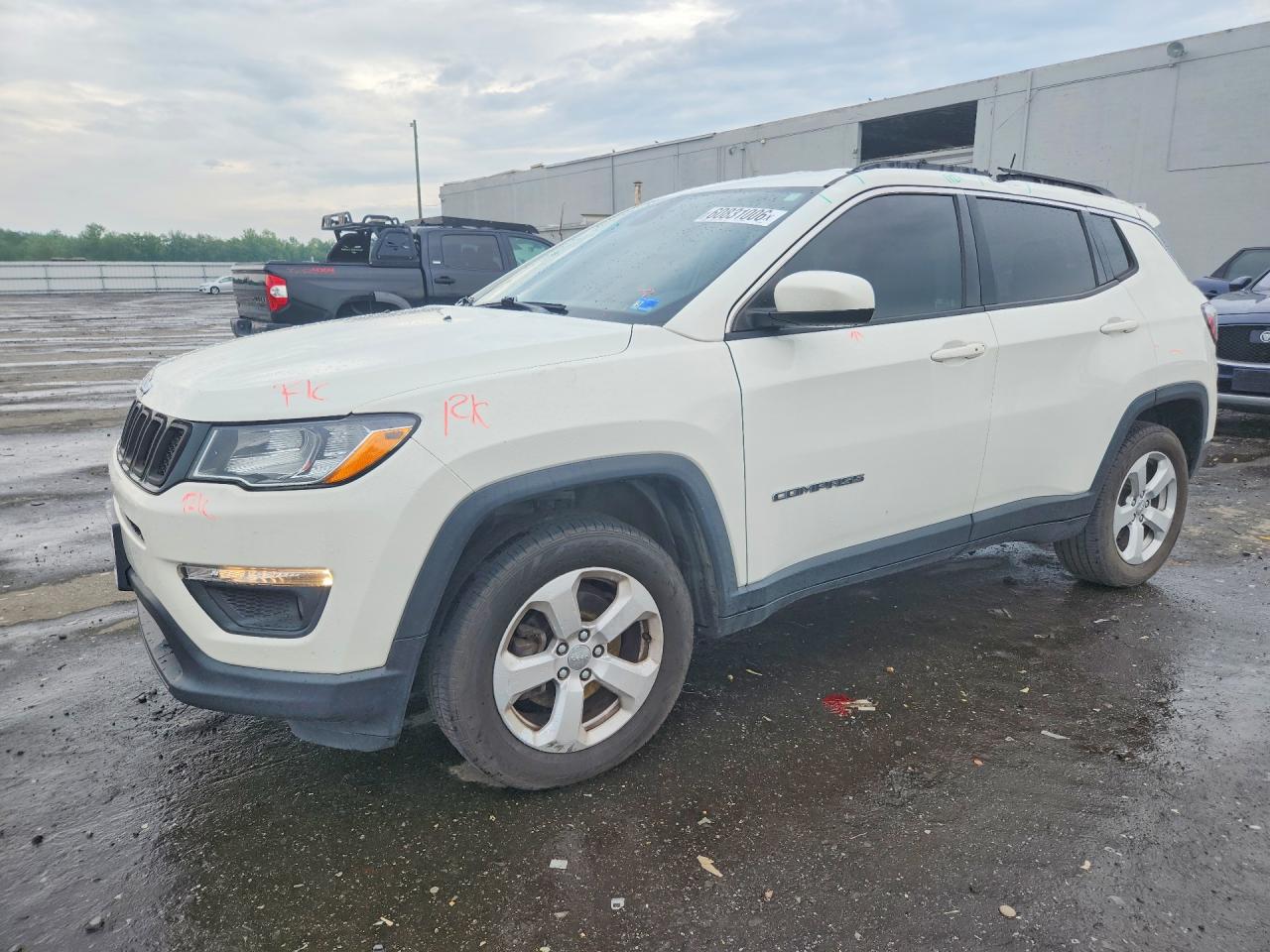 3C4NJDBB6JT283047 · 2018 JEEP COMPASS