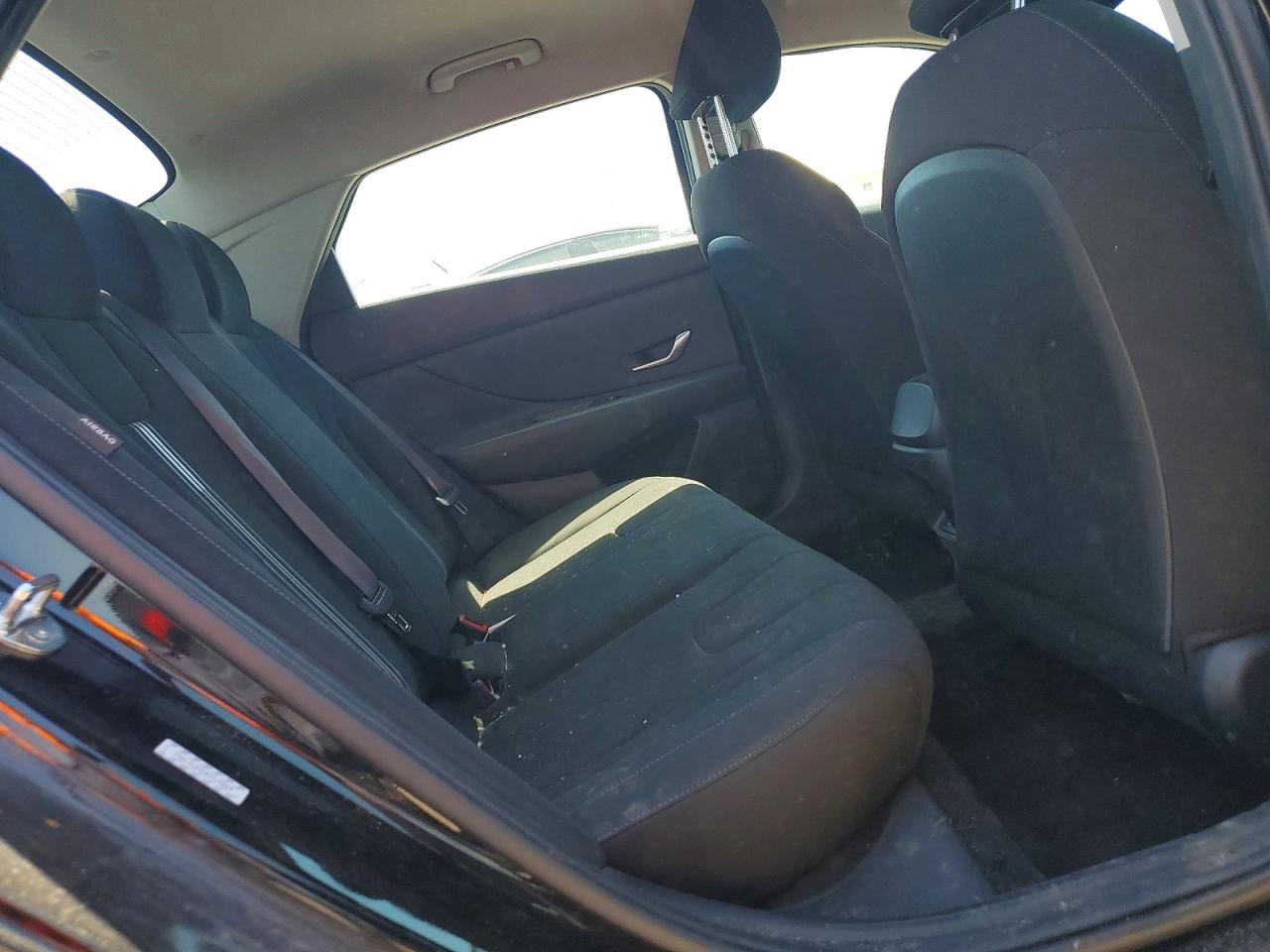 KMHLM4DG5RU715809 · 2024 HYUNDAI ELANTRA · 10/12
