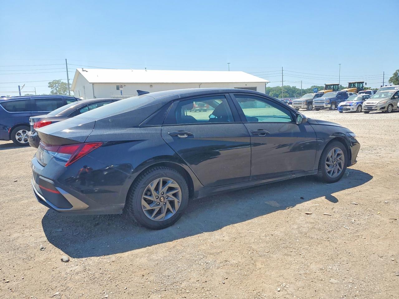 KMHLM4DG5RU715809 · 2024 HYUNDAI ELANTRA · 3/12