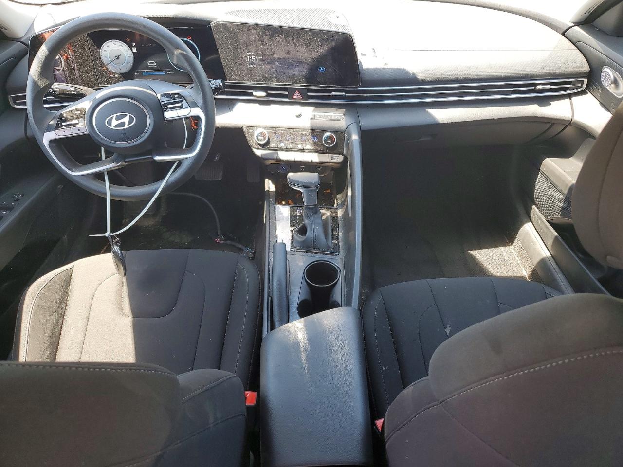 KMHLM4DG5RU715809 · 2024 HYUNDAI ELANTRA · 8/12