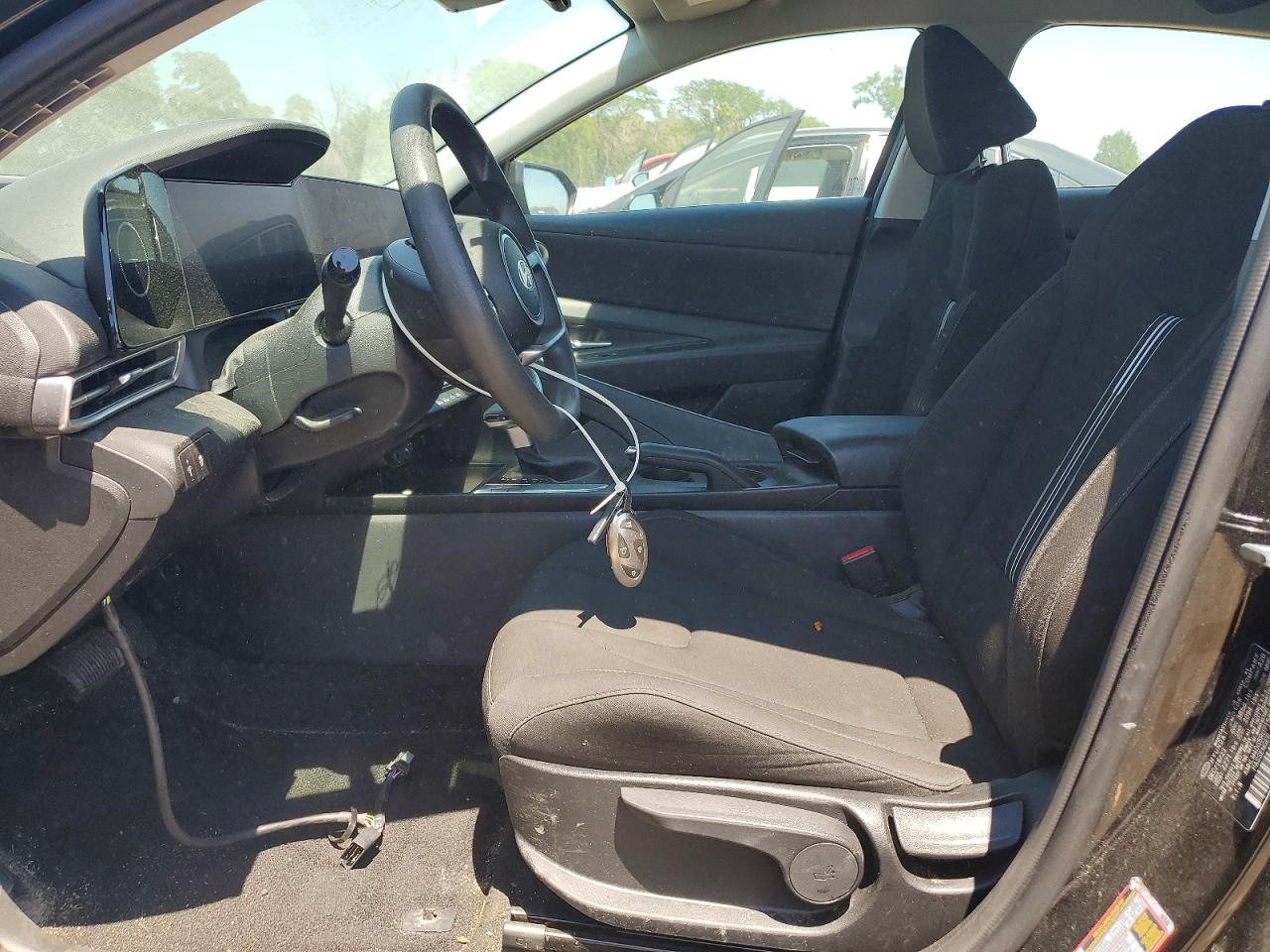 KMHLM4DG5RU715809 · 2024 HYUNDAI ELANTRA · 7/12