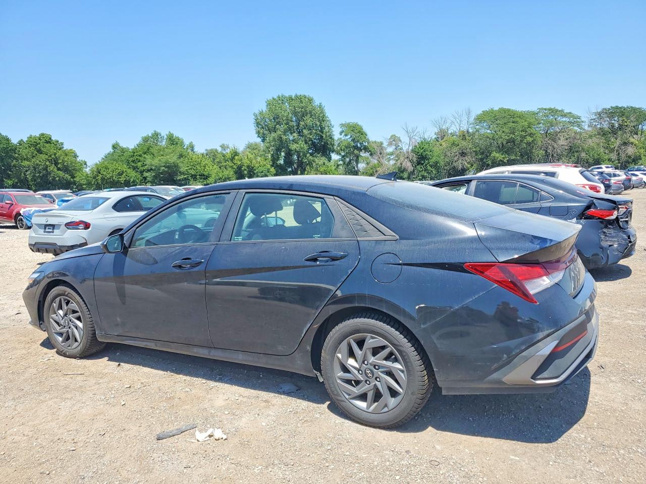 KMHLM4DG5RU715809 · 2024 HYUNDAI ELANTRA · 2/12
