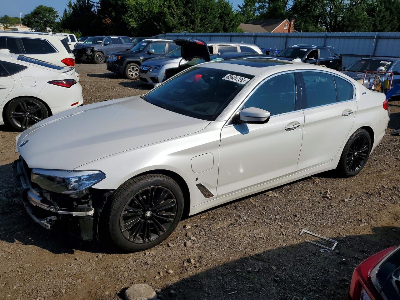 WBAJB1C56JB084906 · 2018 BMW 530XE