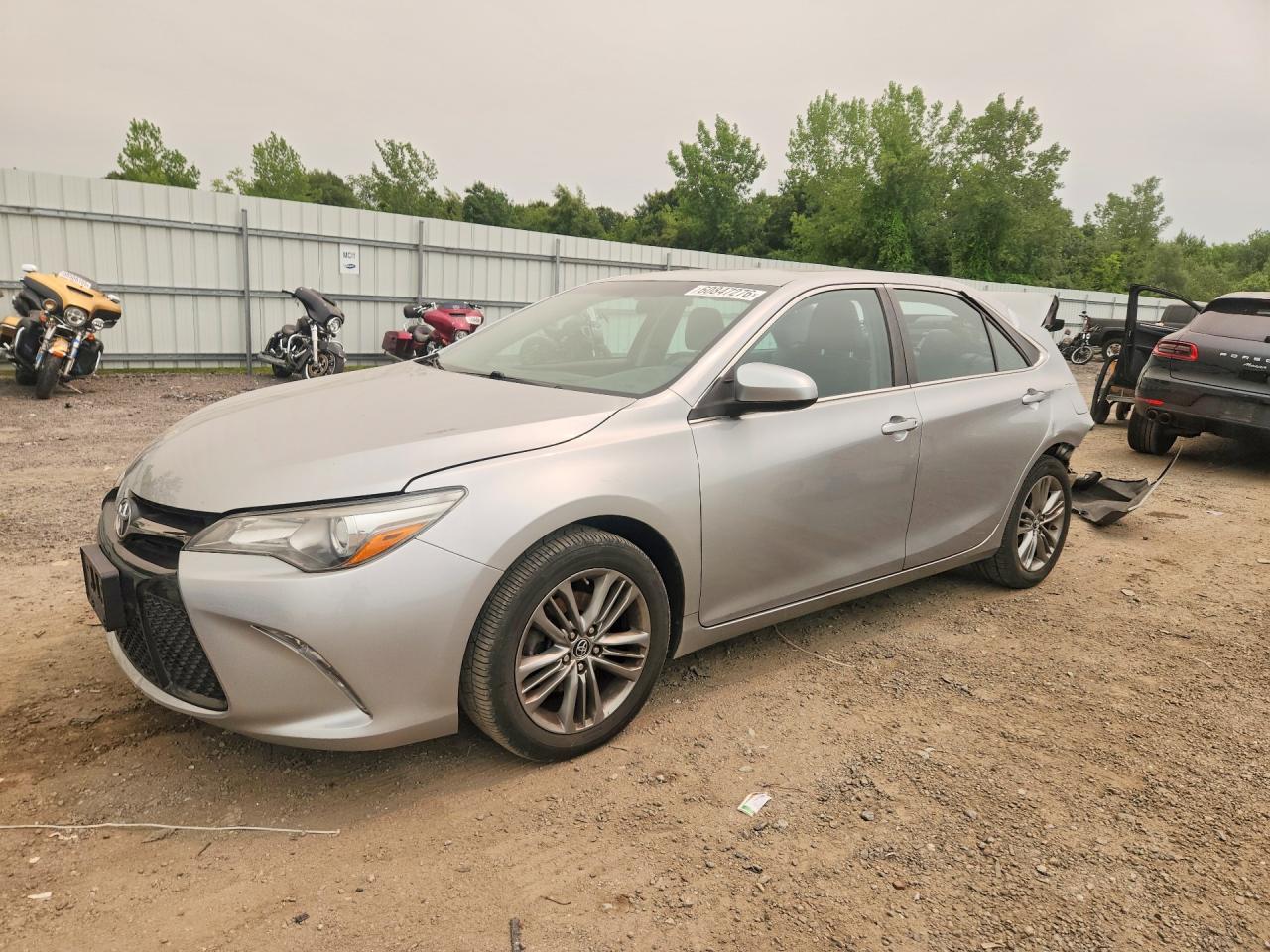 4T1BF1FKXFU051864 · 2015 TOYOTA CAMRY
