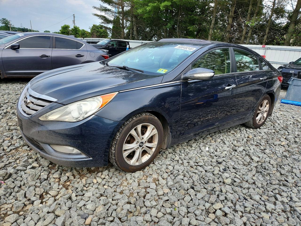 5NPEC4AC3BH306337 · 2011 HYUNDAI SONATA
