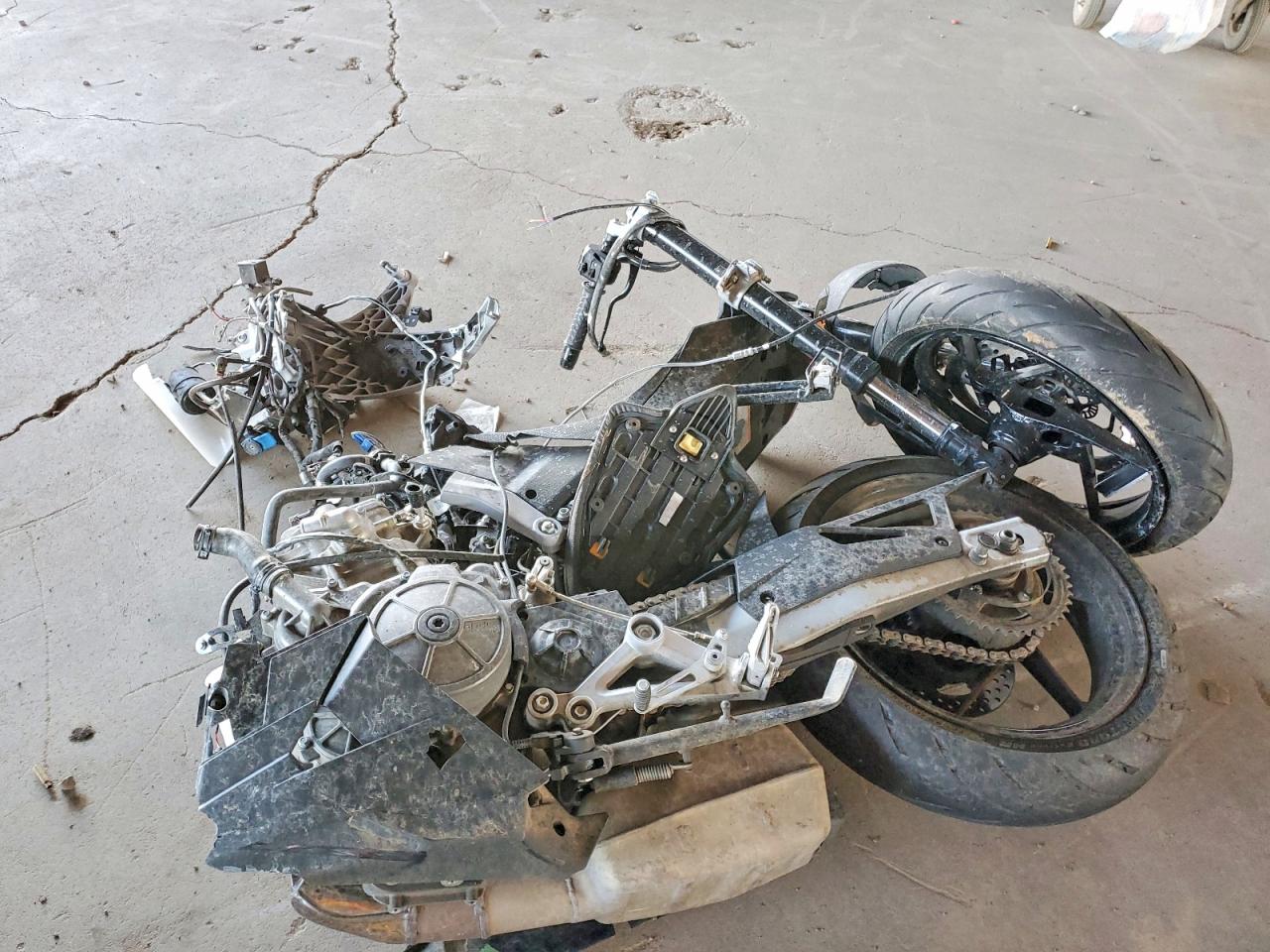ZD4XEUA04S6001999 · 2025 APRILIA RS