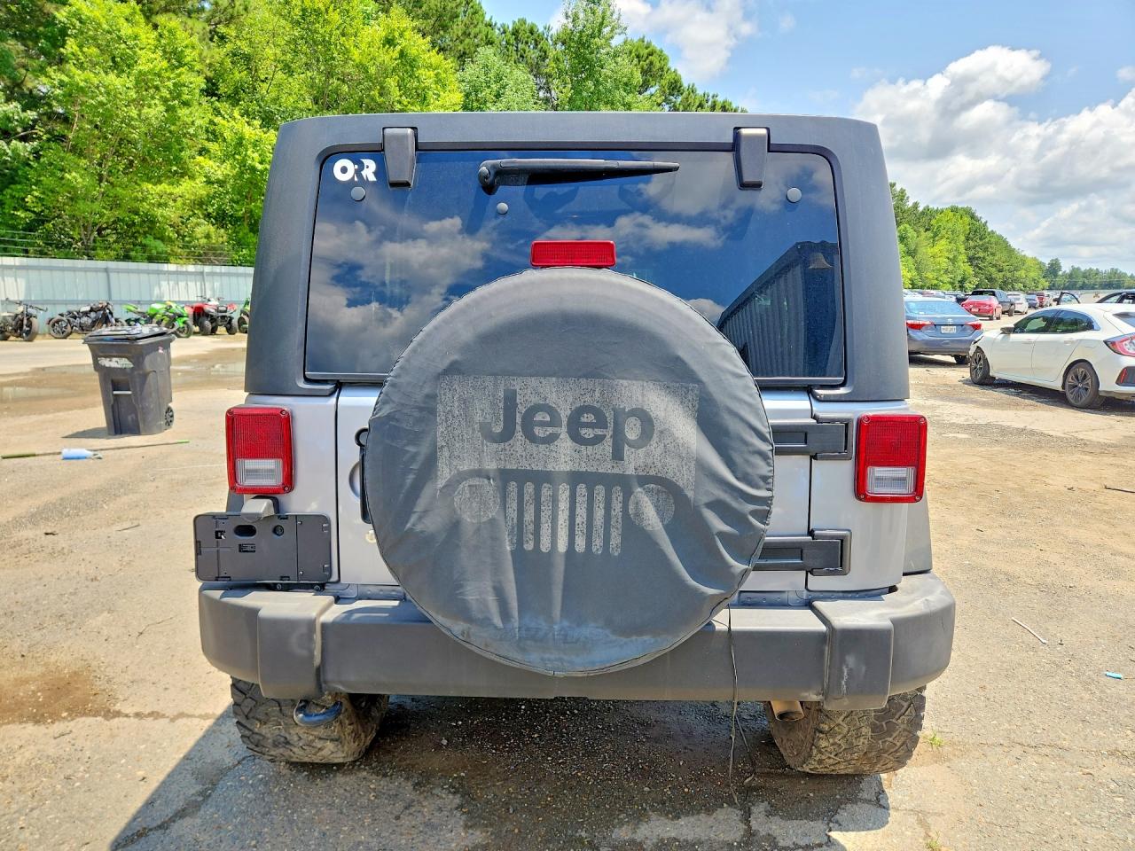 1C4BJWDG2HL649325 · 2017 JEEP WRANGLER UNLIMITED · 6/13