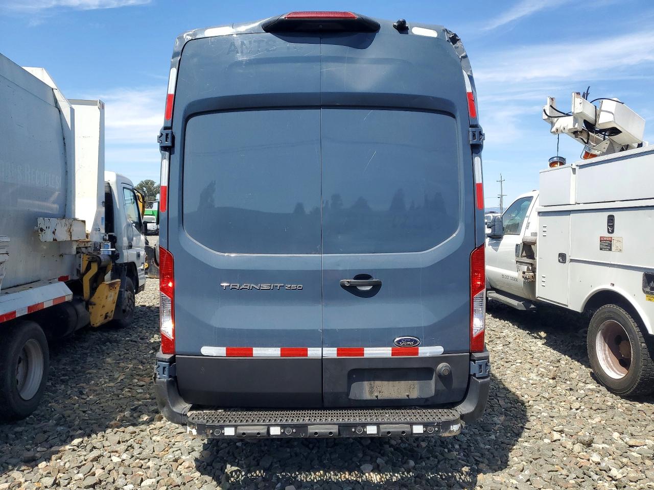 1FTBR3X81LKB04954 · 2020 FORD TRANSIT · 6/13