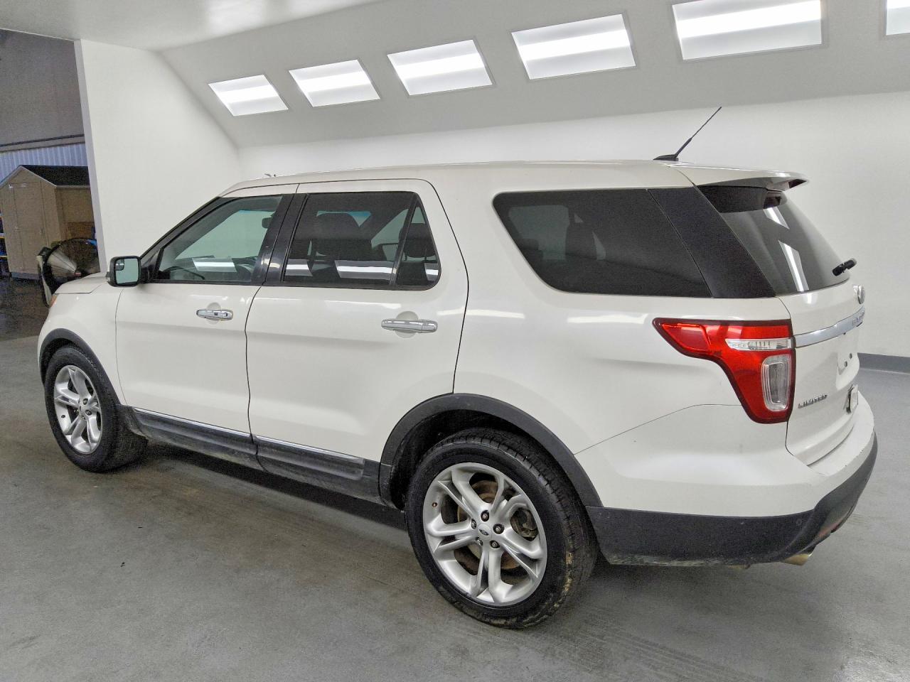 1FM5K7F86FGA70877 · 2015 FORD EXPLORER · 2/13