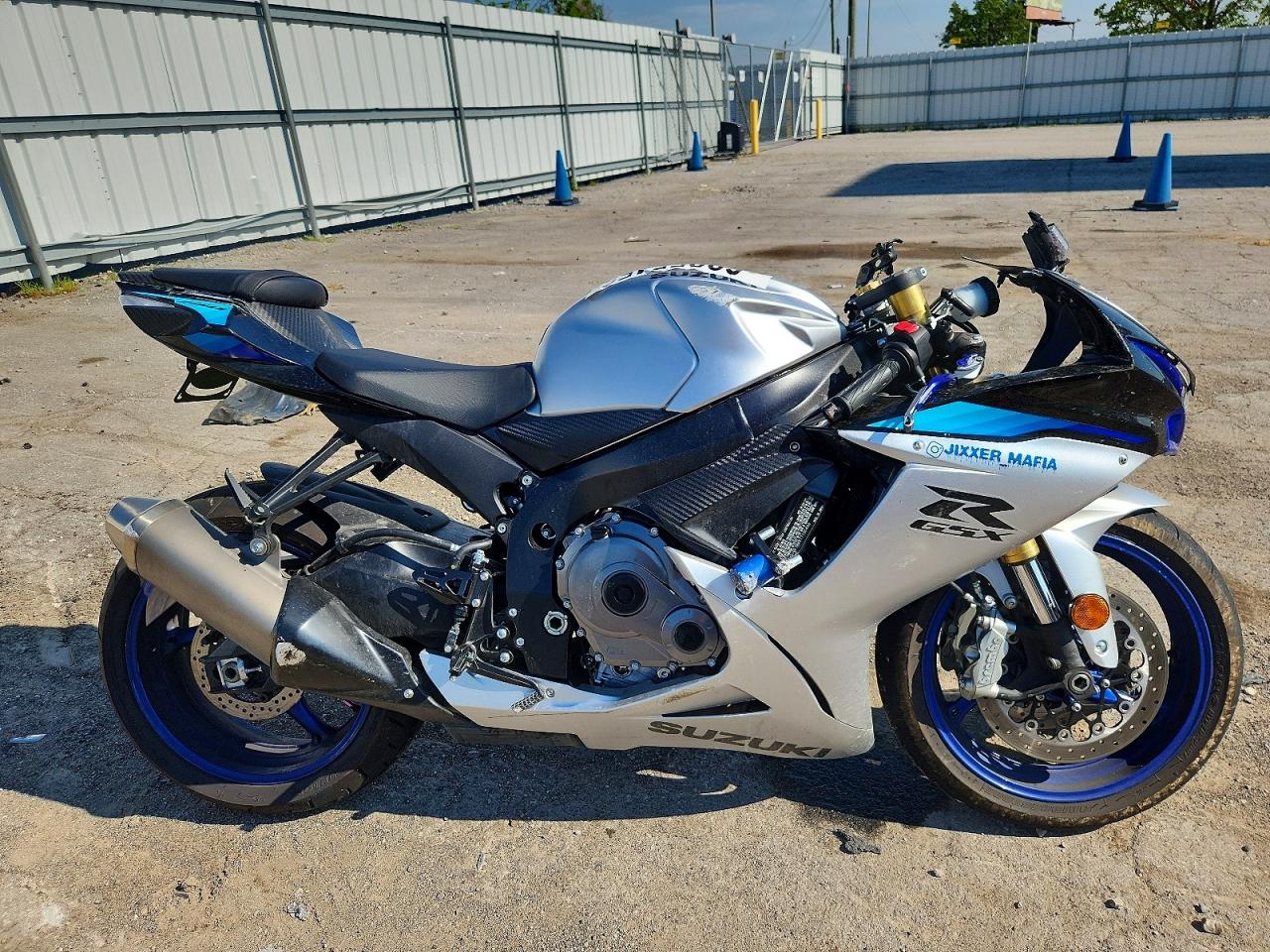 JS1GR7MAXT7100466 · 2026 SUZUKI GSX-R750