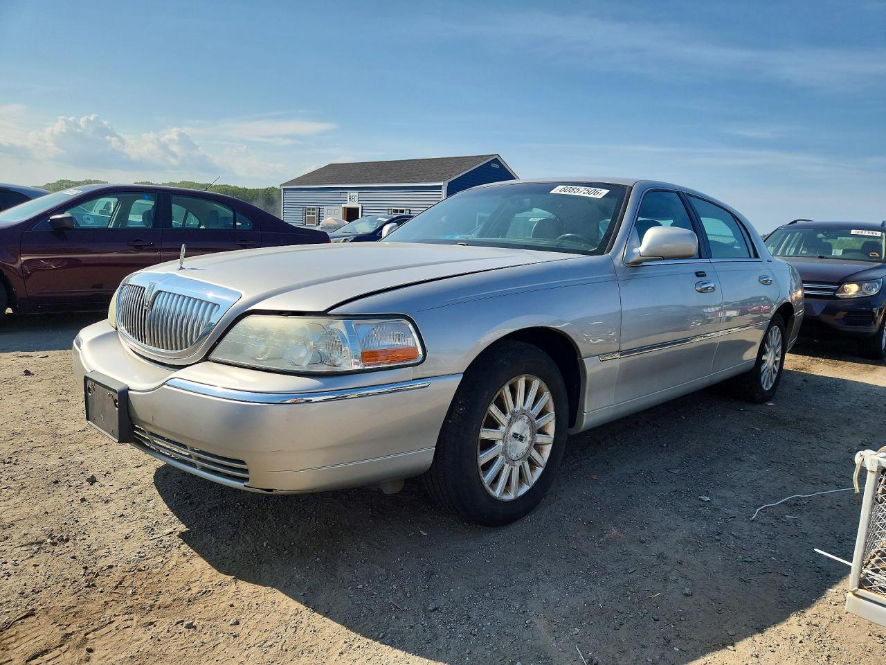 2003 LINCOLN TOWN CAR