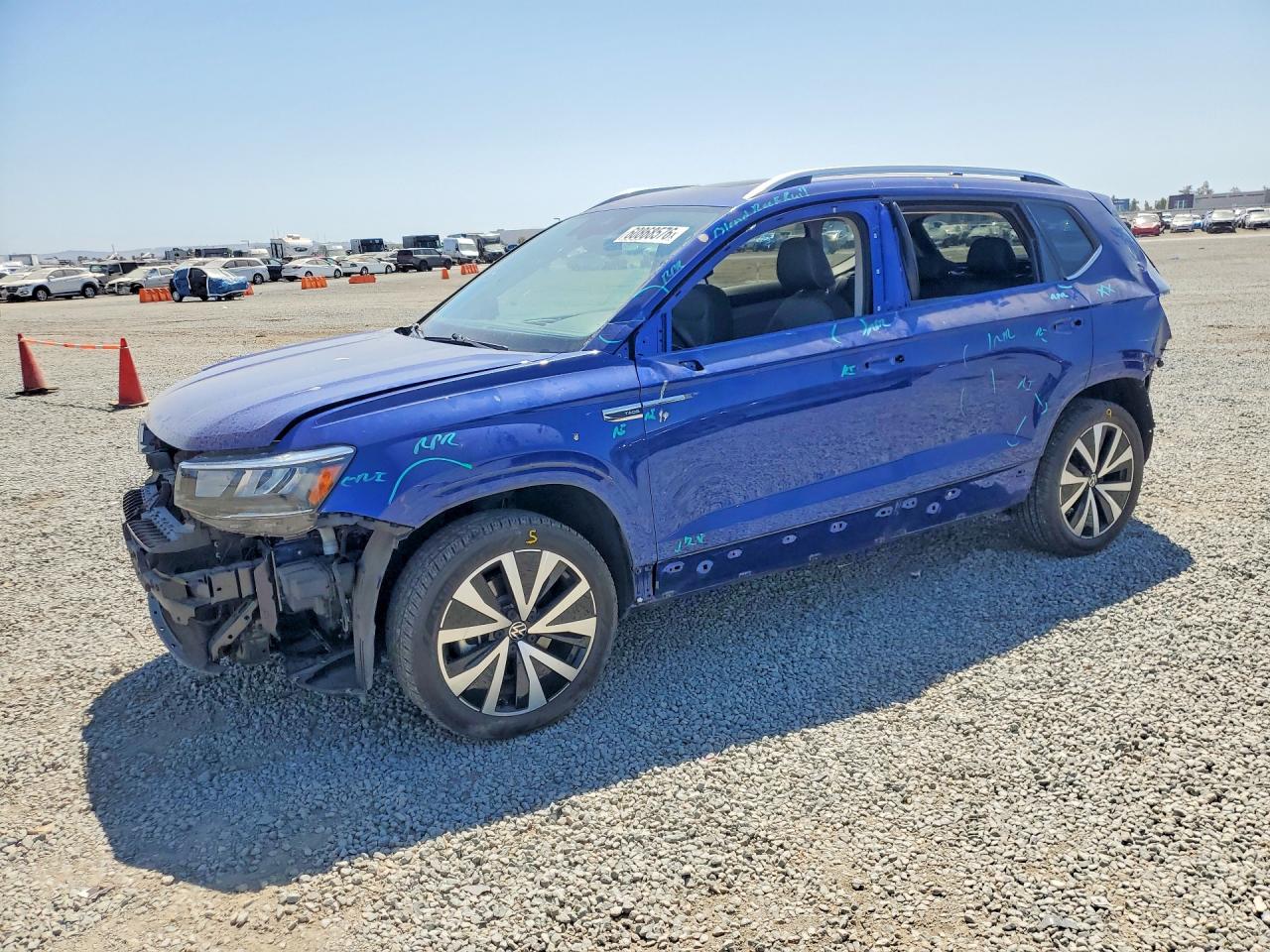 3VVLX7B24NM061115 · 2022 VOLKSWAGEN TAOS