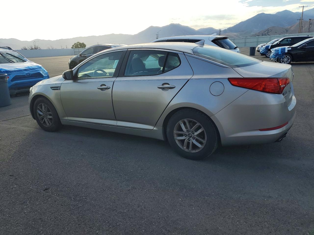 KNAGM4A71B5059339 · 2011 KIA OPTIMA · 2/13