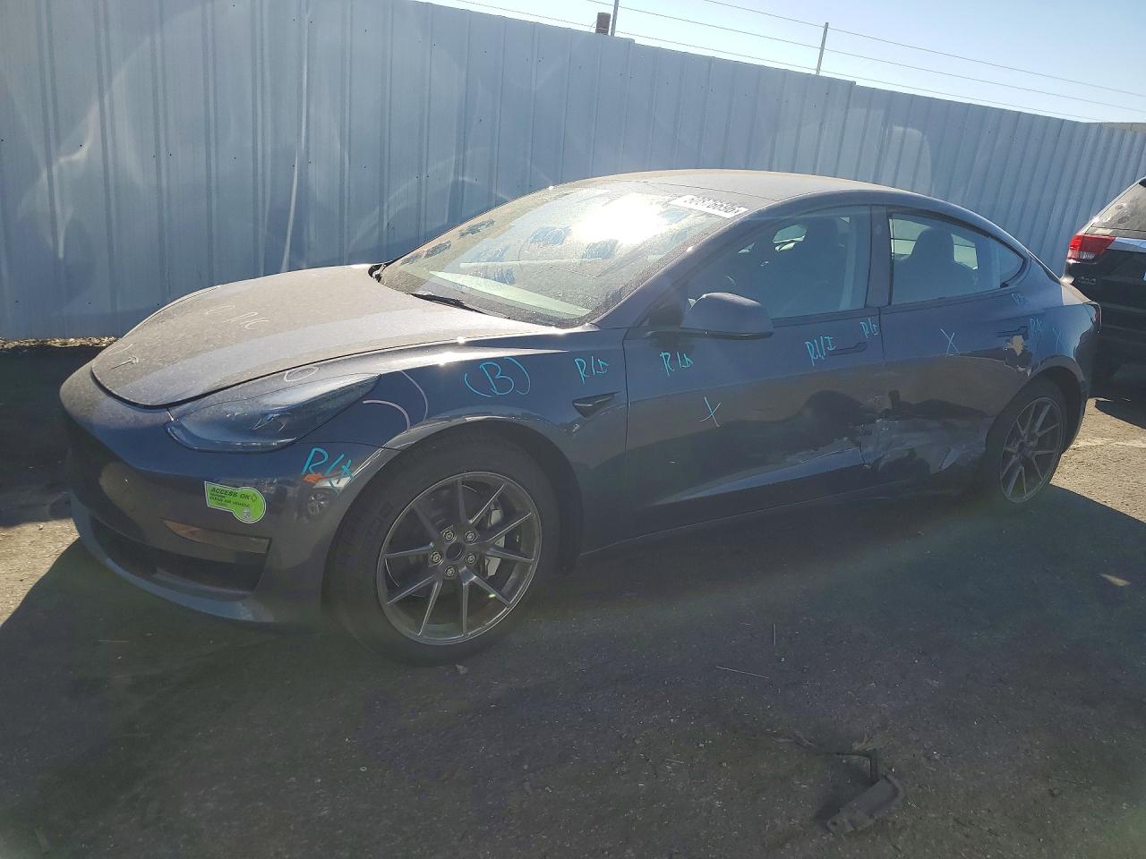 5YJ3E1EA1PF417628 · 2023 TESLA MODEL 3