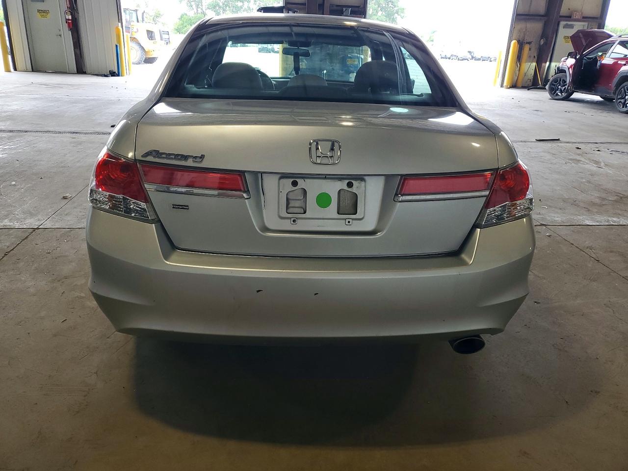 1HGCP2F31BA086598 · 2011 HONDA ACCORD · 6/12