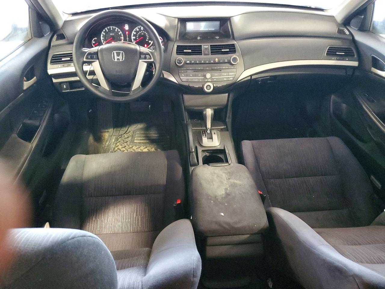 1HGCP2F31BA086598 · 2011 HONDA ACCORD · 8/12