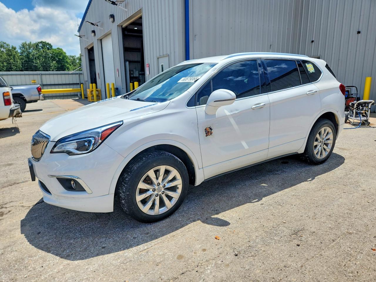 LRBFX2SA1JD082286 · 2018 BUICK ENVISION