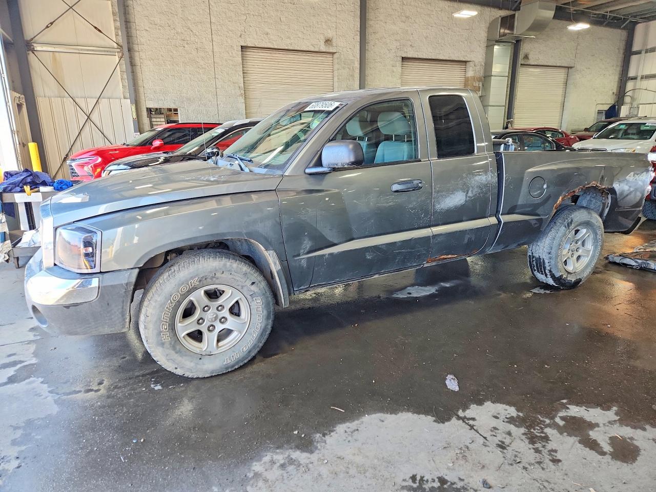 1D7HW42N75S287663 · 2005 DODGE DAKOTA