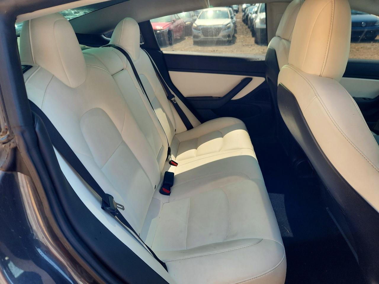 5YJ3E1EA8KF324498 · 2019 TESLA MODEL 3 · 10/12