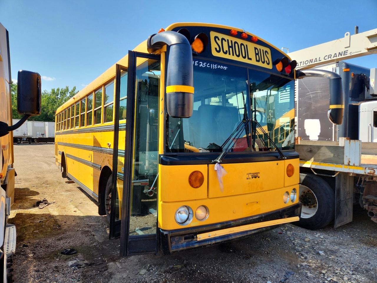 1T7YN4E25C1150015 · 2012 THOMAS SAF-T-LINER HDX