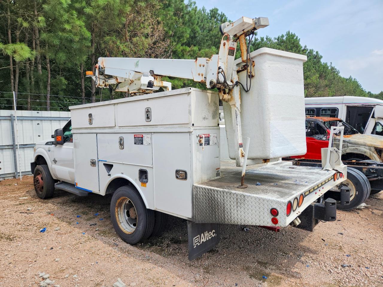 1FDUF4GT5FEC59338 · 2015 FORD F450 · 2/13
