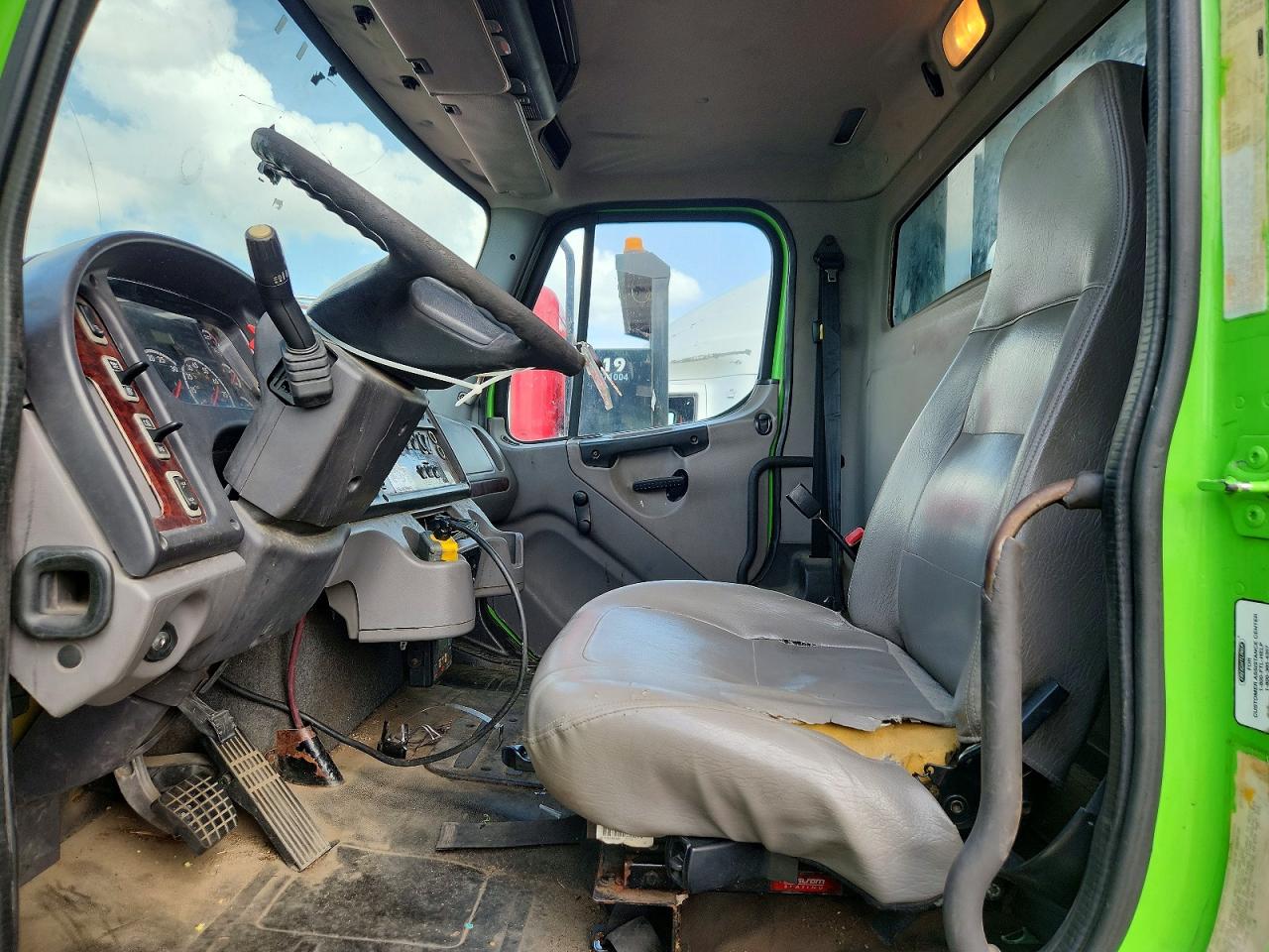 3ALACWDTXEDFJ4110 · 2014 FREIGHTLINER M2 · 6/11