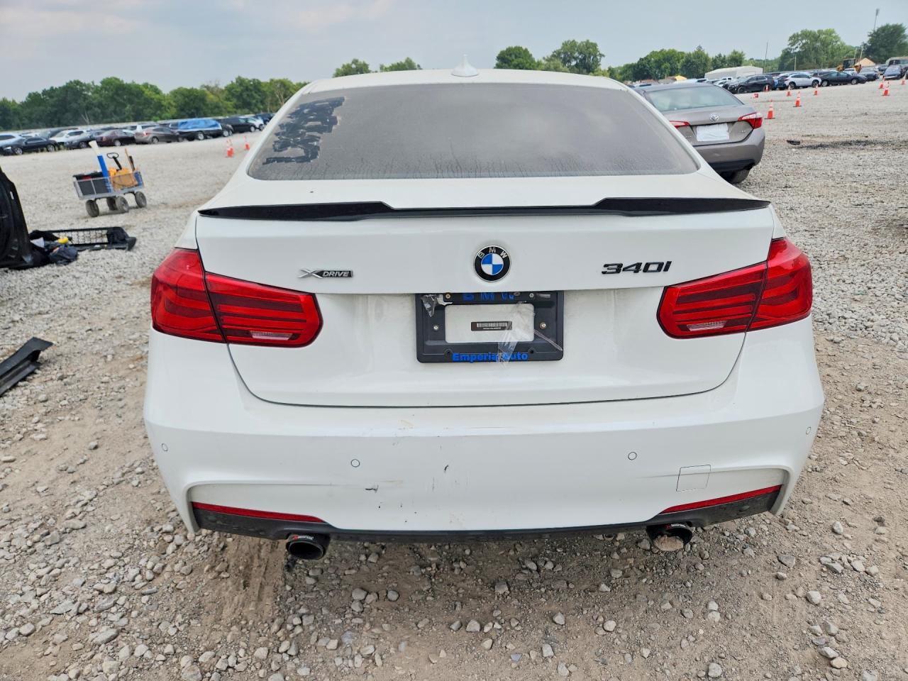 WBA8B7C52JA585587 · 2018 BMW 340 · 6/12