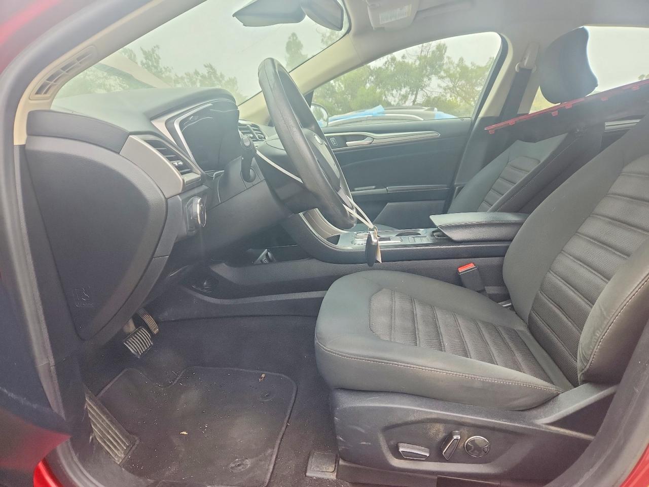 3FA6P0LU3KR220729 · 2019 FORD FUSION · 7/13