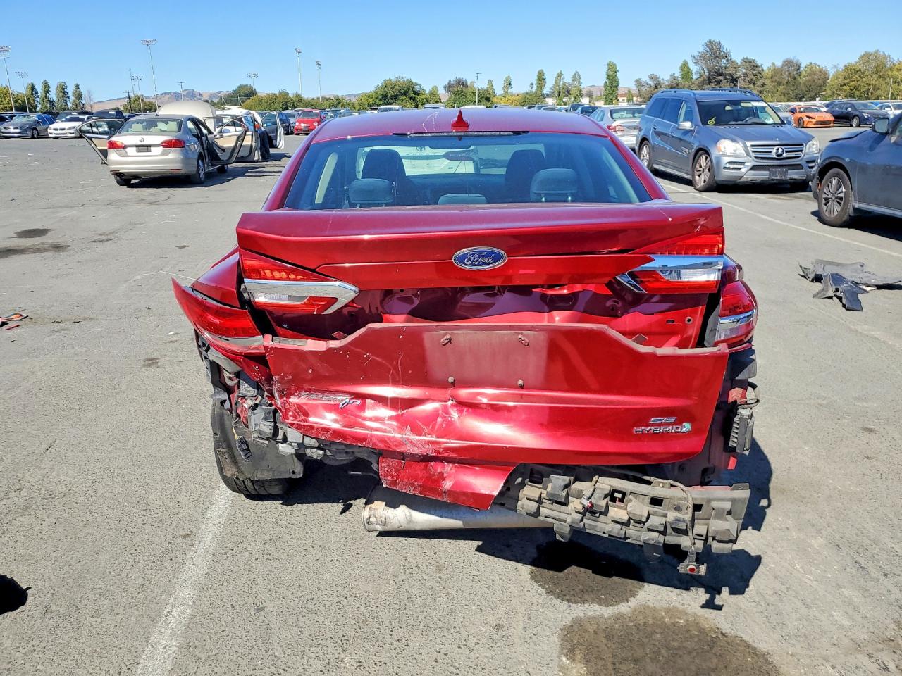 3FA6P0LU3KR220729 · 2019 FORD FUSION · 6/13