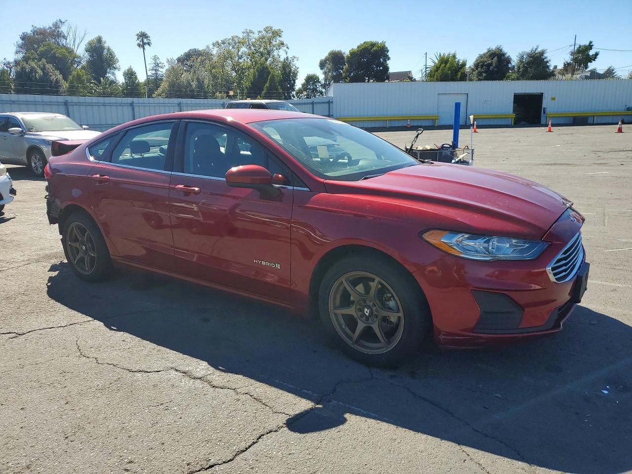 3FA6P0LU3KR220729 · 2019 FORD FUSION · 4/13