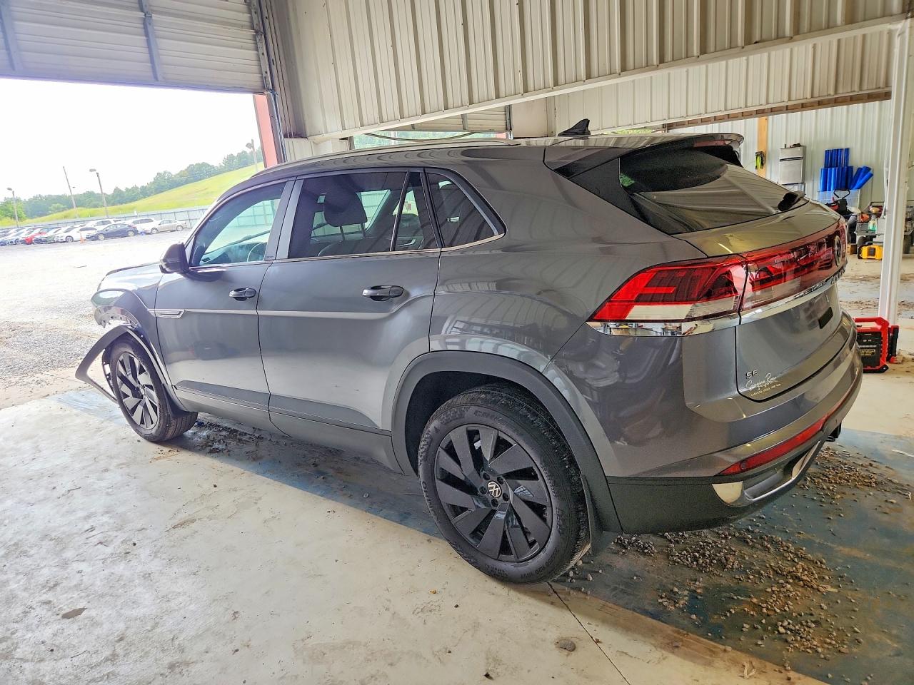1V2JE2CA7RC204844 · 2024 VOLKSWAGEN ATLAS CROSS SPORT · 2/11