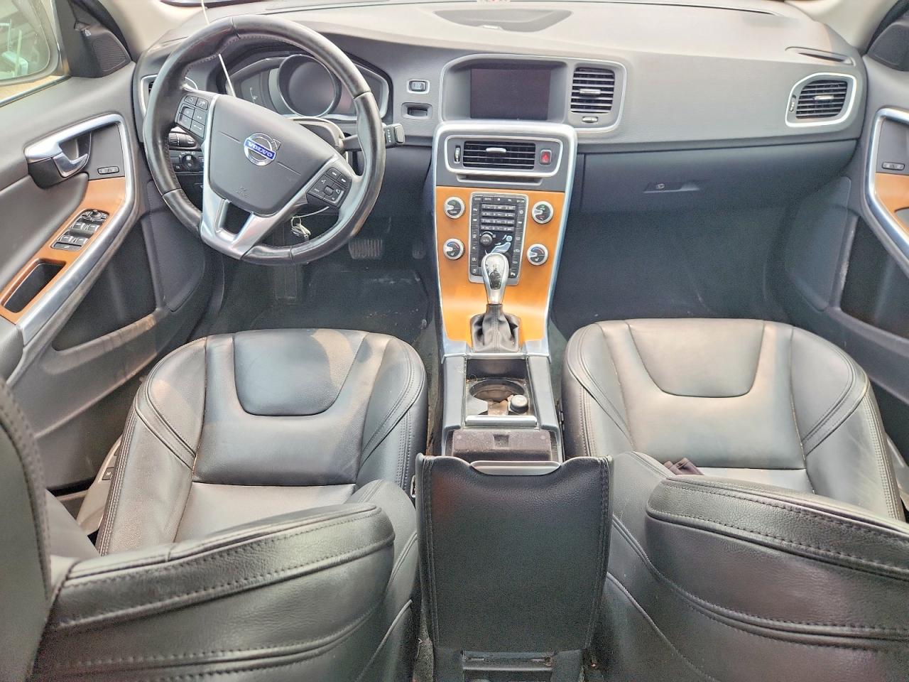 LYV402FM8GB101629 · 2016 VOLVO S60 · 8/13