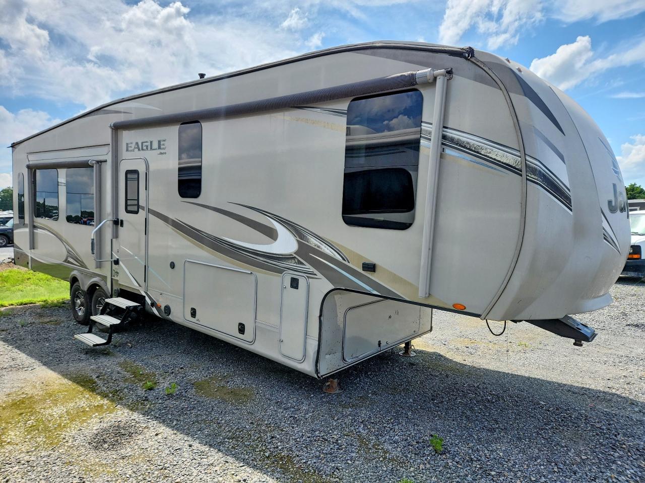 1UJCJ0BT0J1WD0349 · 2018 JAYCO EAGLE · 4/8