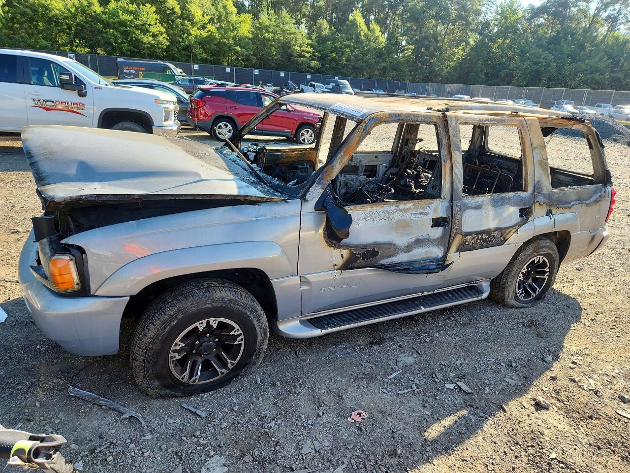 1GKEK13R9XR910918 · 1999 GMC DENALI