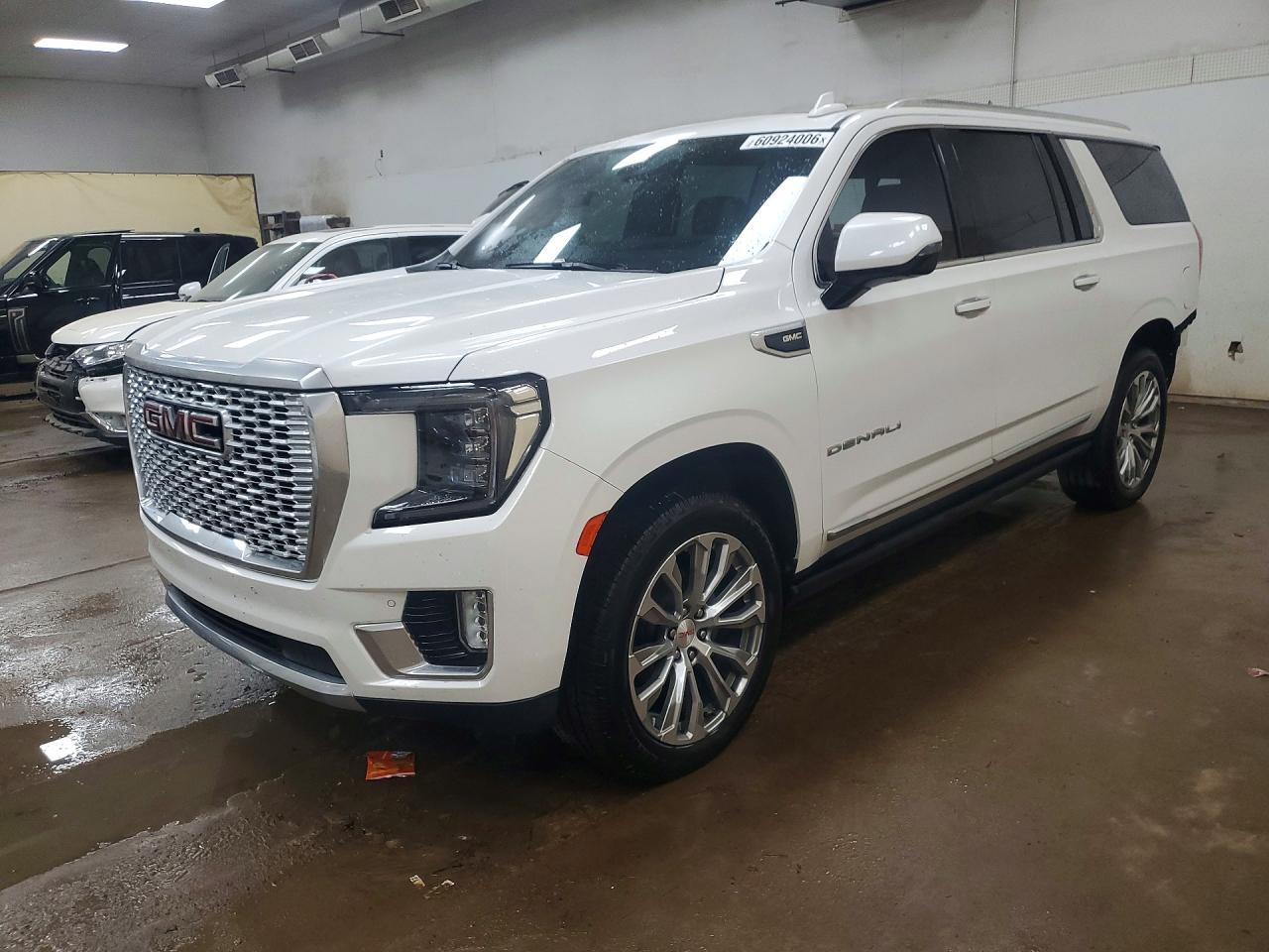 1GKS2JKL9MR273704 · 2021 GMC YUKON XL