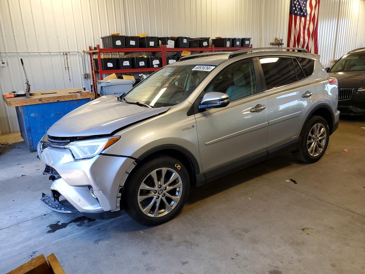 JTMDJREV9JD195856 · 2018 TOYOTA RAV4 HV