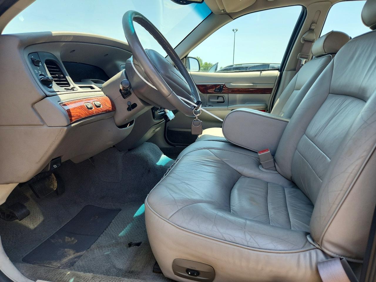 2MEFM75WX1X710934 · 2001 MERCURY GRAND MARQUIS · 7/12