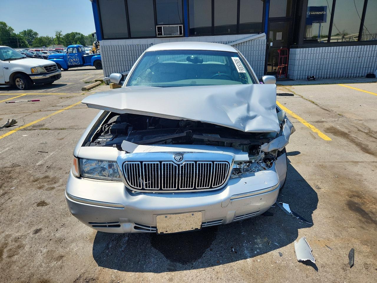 2MEFM75WX1X710934 · 2001 MERCURY GRAND MARQUIS · 5/12