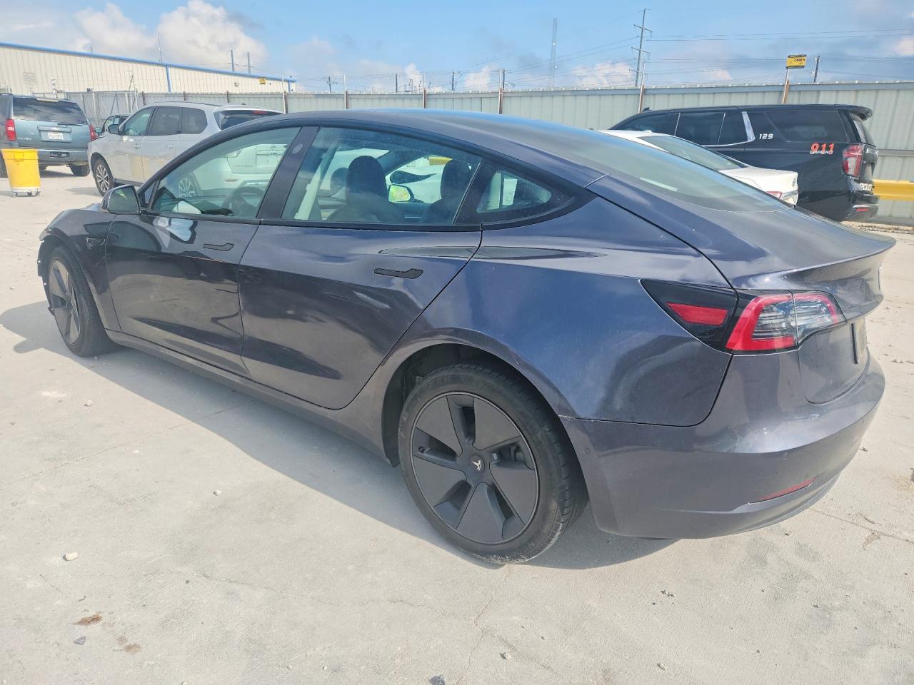 5YJ3E1EA5MF093398 · 2021 TESLA MODEL 3 · 2/12