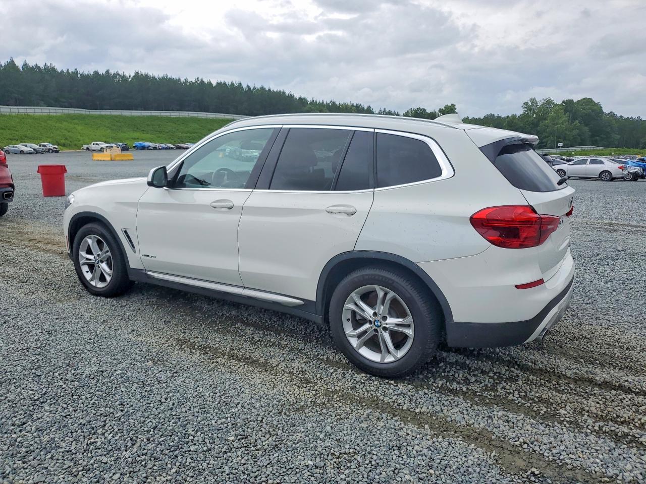 5UXTR9C55JLC76920 · 2018 BMW X3 · 2/13