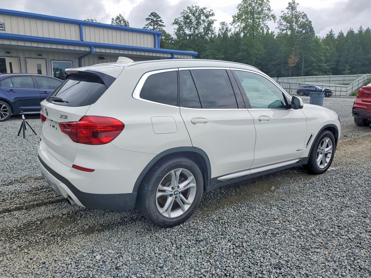 5UXTR9C55JLC76920 · 2018 BMW X3 · 3/13