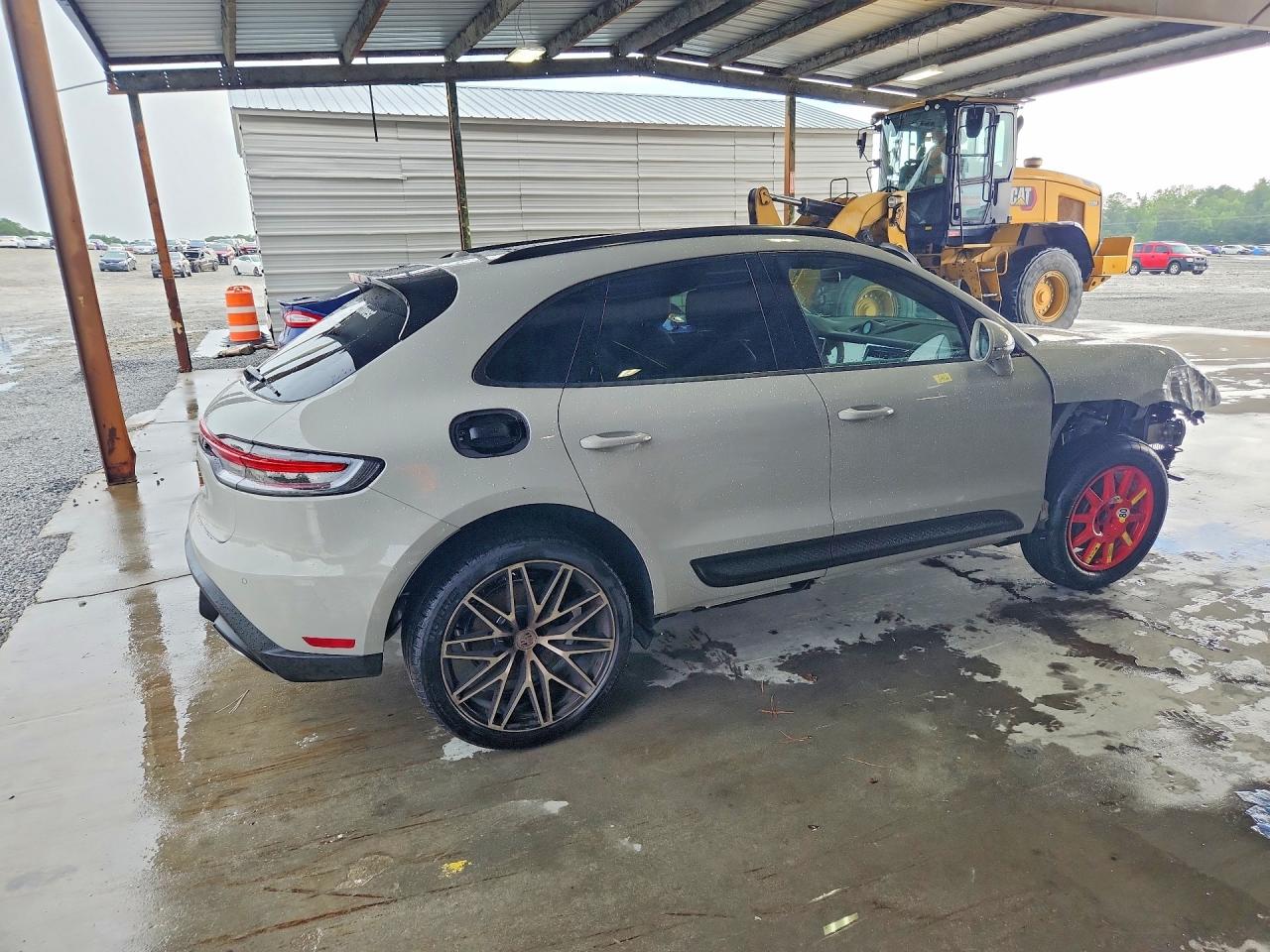 WP1AA2A57TLB09418 · 2026 PORSCHE MACAN · 3/14