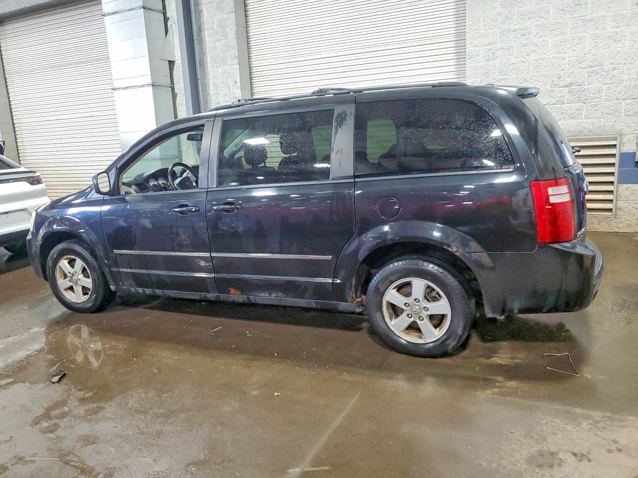 2D4RN5D1XAR317478 · 2010 DODGE GRAND CARAVAN · 2/13
