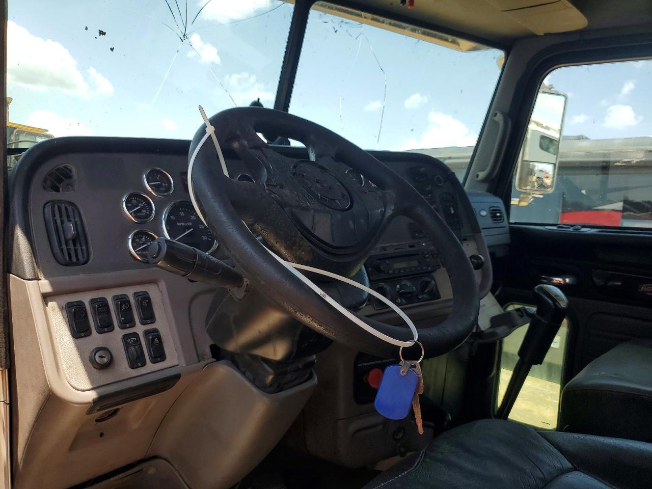 1XPHDPX0DD194476 · 2013 PETERBILT 386 · 8/13